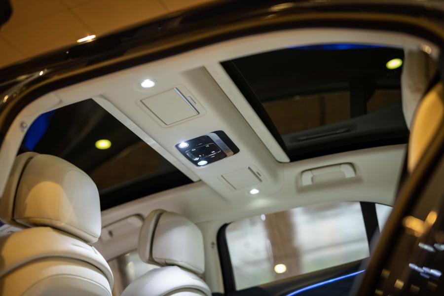 Интерьер Bentley Flying Spur 2020 года  (JP) (фото 8 из 25)